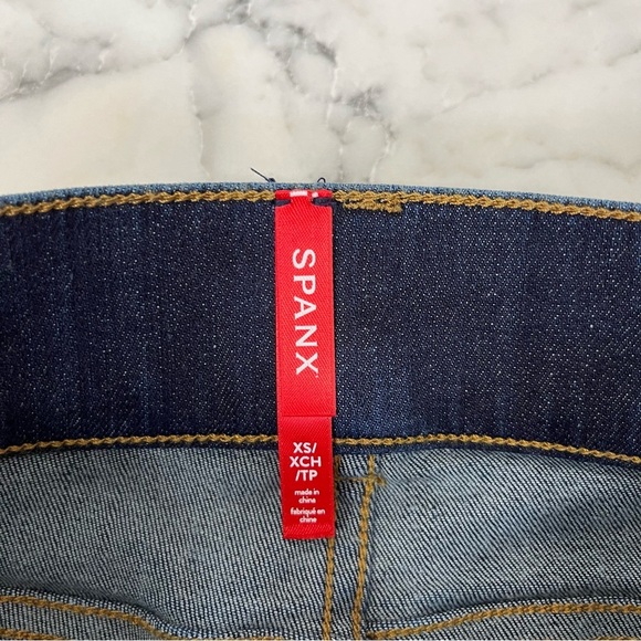 SPANX Tall Flare Jeans in Midnight Shade Wash Pull On Size XS - Picture 9 of 10